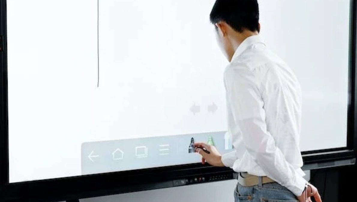 Types of Interactive Boards and Their Uses